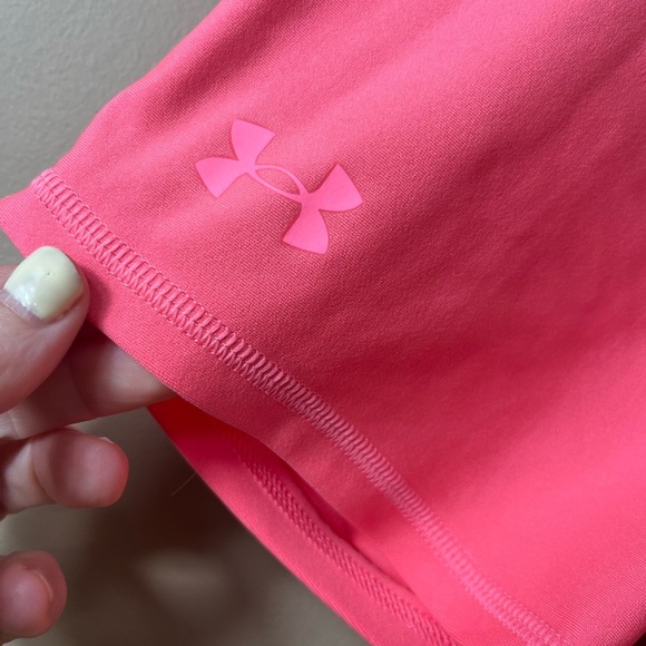 Under Armour Women's Pink MIDI Athletic Spandex Shorts Size XS Small Athletic - Picture 5 of 6